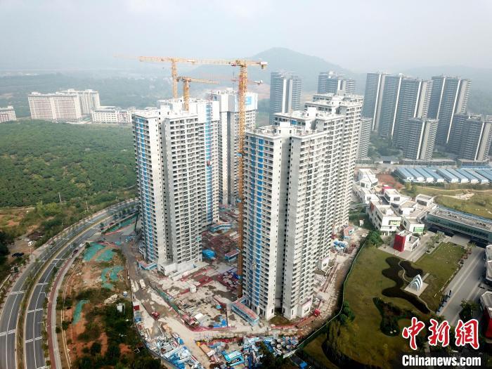 廣州一在建樓盤。 范少鵬 攝