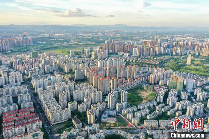 資料圖：航拍樓盤林立。 陳冠言 攝