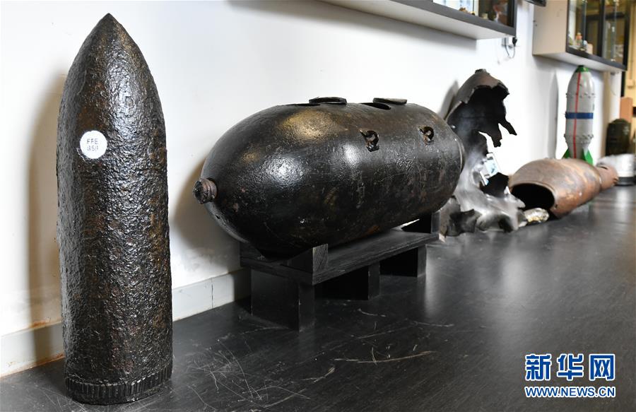 （港澳臺·香港故事·圖文互動）（8）用手觸摸二戰(zhàn)炸彈的人——訪香港警方拆彈專家