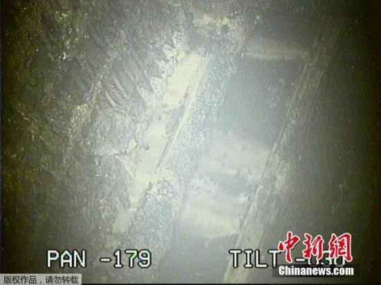 據(jù)悉,每小時(shí)530希沃特的輻射量足以在數(shù)十秒內(nèi)致人死亡,同時(shí)也能在兩小時(shí)內(nèi)使深入反應(yīng)爐拍攝圖像的機(jī)器人停止運(yùn)作,這再次凸顯了取出燃料碎片的難度有多大。